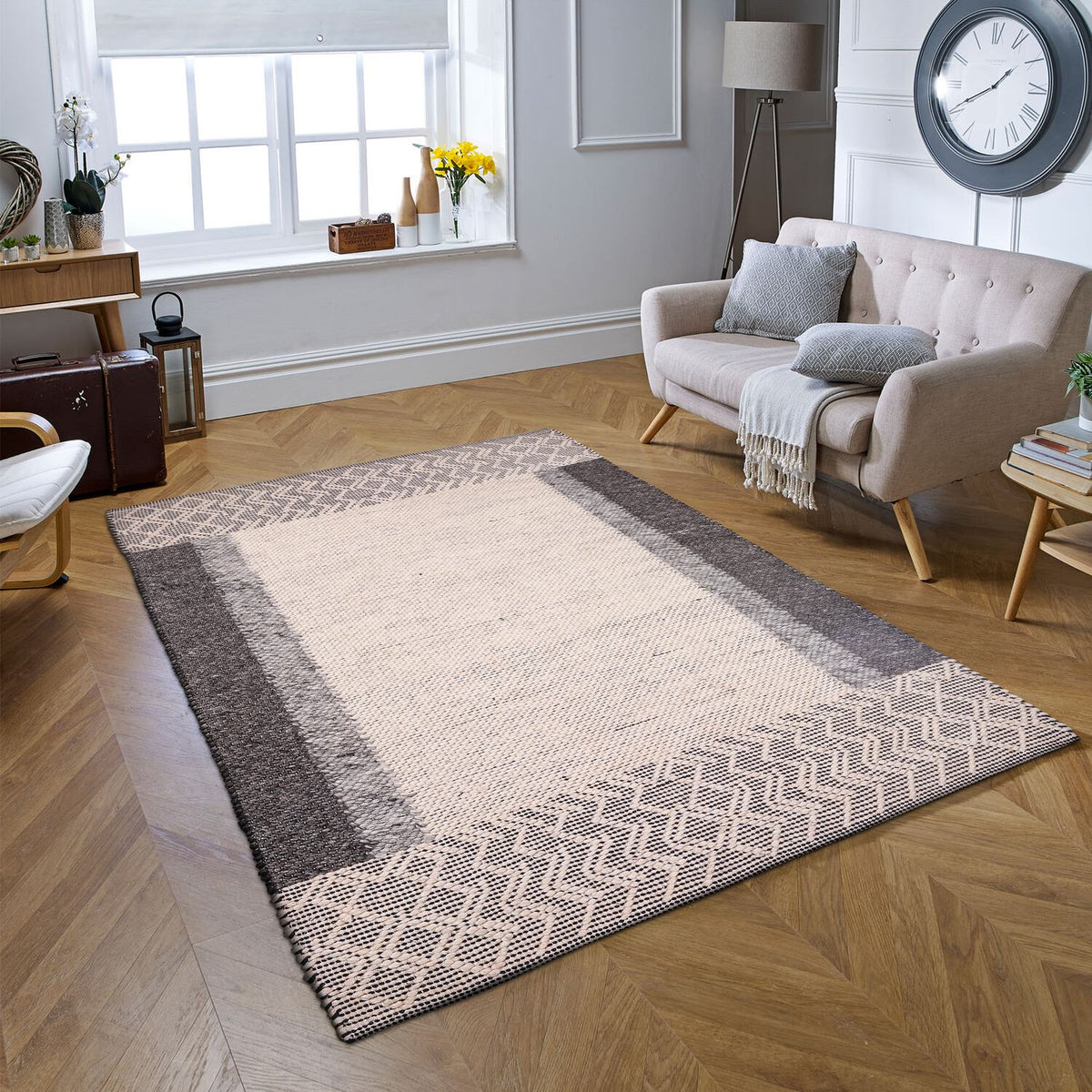 ZOEY BROWN BORDER MODERN CARPET